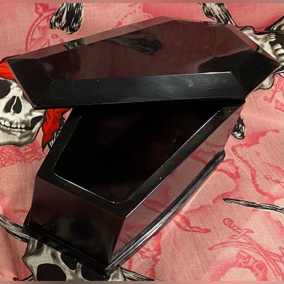 Coffin trinket/ jewelry etc… holder - Picture 1 of 4